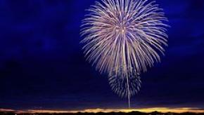 fireworks-846063__180.jpg