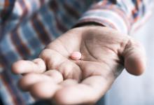pill,pain,med,hand