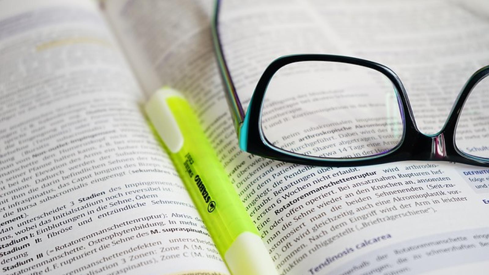 glasses-272399_640.jpg