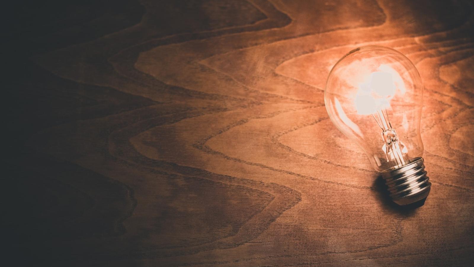 light-bulb-1246043_1280.jpg
