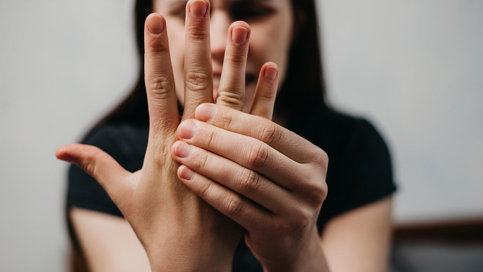 Stiffness,hand,MCP,joint,pain