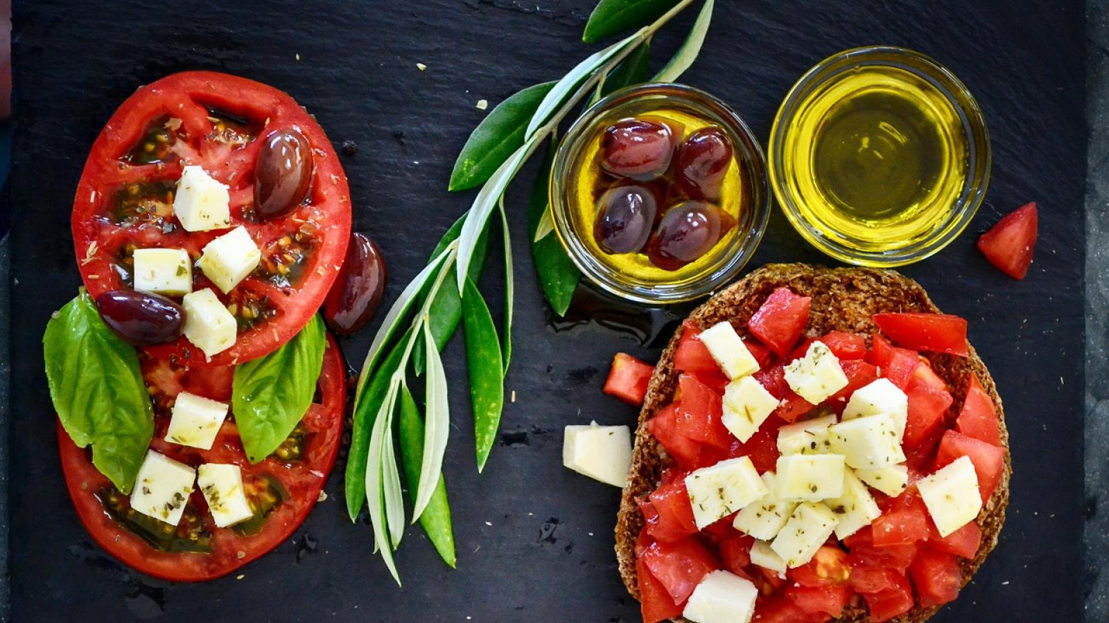 tomatoes olive oil and whole grains